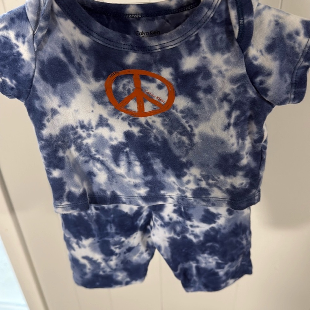 0-3 Mos Calvin Klein Set